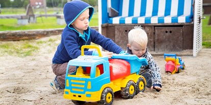 Familienhotel - Kinderwagenverleih - Nordseeküste - Endlich Zeit zu spielen! - Frieslandstern - Ferienhof und Hotel
