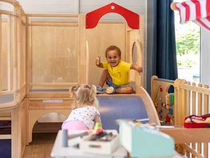 Familienhotel - ausschließlich Familien im Hotel - Niedersachsen - Spielzimmer für die Kleinkinder - Frieslandstern - Ferienhof und Hotel
