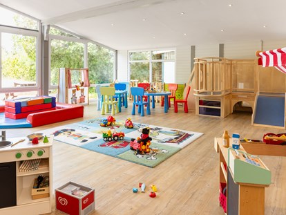 Familienhotel - Babyphone - Niedersachsen - Jede Menge Spielideen und Möglichkeiten bietet unser Indoorspielbereich - Frieslandstern - Ferienhof und Hotel