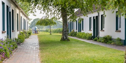 Familienhotel - Kinderwagenverleih - Nordseeküste - Familienappartements Außenansicht - Frieslandstern - Ferienhof und Hotel