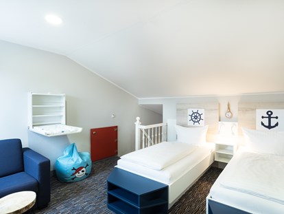 Familienhotel - Einzelzimmer mit Kinderbett - Nordsee - Familienappatement Typ B [Kinderzimmer oben] - Hotel Deichkrone - Familotel Nordsee