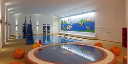 Familienhotel - Sauna - Vorpommern - BadeHus mit Babybecken & Wasserrutsche - Familotel Borchard's Rookhus