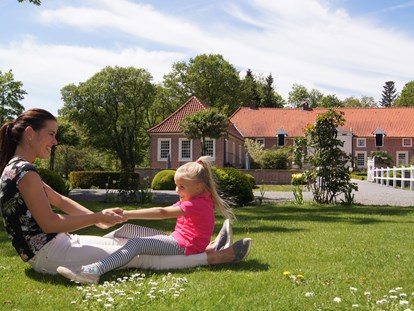 Familienhotel - Ponyreiten - Schlossgarten - Gut Landegge Familotel Emsland