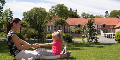 Familienhotel - Suiten mit extra Kinderzimmer - Emsland, Mittelweser ... - Schlossgarten - Gut Landegge Familotel Emsland
