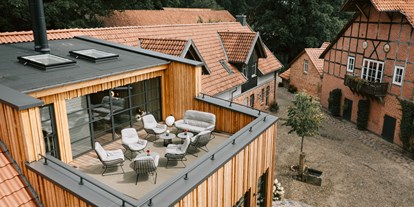 Familienhotel - Sauna - Lüneburger Heide - Dachterrasse in der Bar für laue Sommerabende - Familotel Landhaus Averbeck
