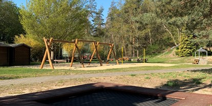 Familienhotel - Kinderbetreuung in Altersgruppen - Braunlage - Trampolin und Schaukeln - Family Club Harz