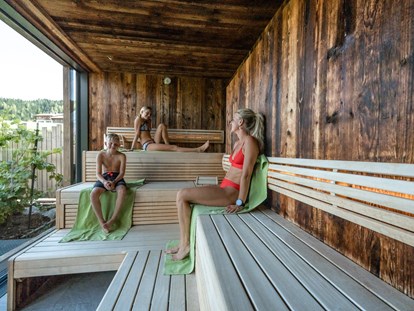 Familienhotel - Pools: Infinity Pool - St. Jakob in Haus - Dress-On Familien Sauna - Good Life Resort die Riederalm ****S
