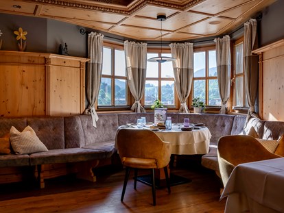 Familienhotel - Kletterwand - Dienten am Hochkönig - Traditionelle "Steinbergstube" - Good Life Resort die Riederalm ****S