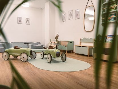 Familienhotel - Einzelzimmer mit Kinderbett - Österreich - Ferienwelt Kesselgrub