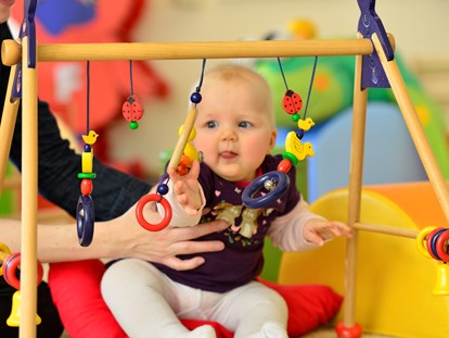 Familienhotel - Babybetreuung - Sauerland - Zufriedene Kinder! - Familienhotel Ebbinghof