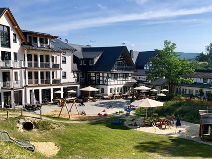 Familienhotel - ausschließlich Familien im Hotel - Eslohe - Wunderschöner Neubau mit Naturspielplatz - Familienhotel Ebbinghof