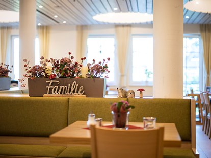 Familienhotel - Kinderbetreuung in Altersgruppen - Die Familie steht für uns immer an erster Stelle - Familienhotel Ebbinghof