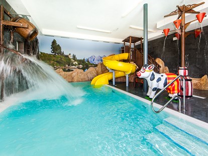 Familienhotel - Hallenbad - St. Lorenzen (Trentino-Südtirol) - Kinder-Erlebnis-Schwimmbad - Family Home Alpenhof