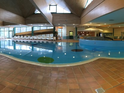 Familienhotel - Umgebungsschwerpunkt: Berg - Das Schwimmbad - Hotel Sonnenhügel Familotel Rhön