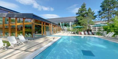 Familienhotel - Spielplatz - Schwimmbad - Außenbecken  - Hotel Sonnenhügel Familotel Rhön