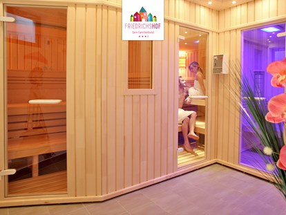 Familienhotel - Suiten mit extra Kinderzimmer - Saunabereich - Familienhotel Friedrichshof