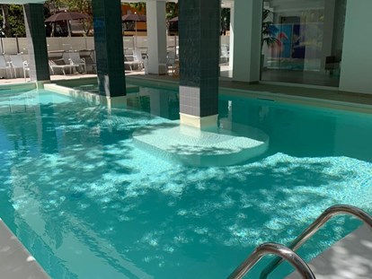 Familienhotel - Pools: Schwimmteich - Zadina di Cesenatico - Color Metropolitan Family Hotel