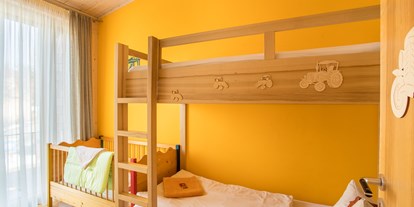 Familienhotel - Kinderbetreuung in Altersgruppen - Bayern - Kinderzimmer - Kinderhotel Simmerl