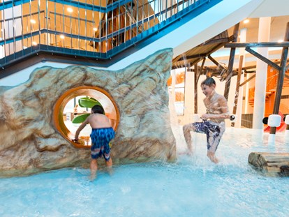 Familienhotel - Pools: Außenpool beheizt - Sankt Englmar - Wasserspielpark - Familotel Schreinerhof