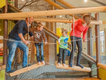 Familienhotel - Teenager-Programm - Sankt Englmar - Unsere neue Rabaukenburg: Da kommt die ganze Familie ins Schwitzen - Familotel Landhaus zur Ohe