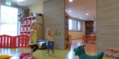 Familienhotel - Suiten mit extra Kinderzimmer - Bayern - Kinder im Happyclub - Familotel Landhaus zur Ohe