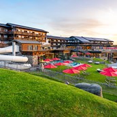 Kinderhotel - Alleinlage auf 1.200m Höhe im familienfreundlichen Wandergebiet - Familotel Allgäuer Berghof
