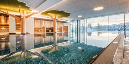 Familienhotel - Suiten mit extra Kinderzimmer - Bayern - Badelandschaft im Hauseigenen Schwimmbad - Familotel Allgäuer Berghof