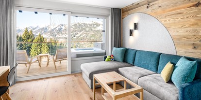 Familienhotel - Umgebungsschwerpunkt: Berg - Deutschland - Familiensuite mit zwei eigenen Kinderzimmern - Familotel Allgäuer Berghof