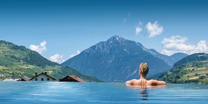 Familienhotel - Hallenbad - Tiroler Oberland - neuer Infinity Panoramapool im Kinderhotel Stefan - Kinderhotel STEFAN****