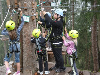 Familienhotel - Tirol - Echt cool der Kletterpark in Jerzens - ist bei uns in der Pitztal Sommer Card inklusive
Ist auch Teil unseres Fun und Action Programmes für Kinder ab 8 Jahren - Kinderhotel STEFAN****