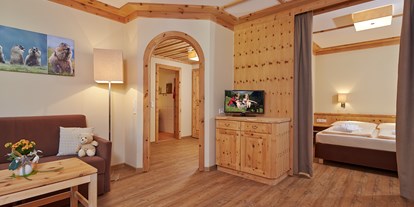 Familienhotel - Kinderbetreuung - Tiroler Unterland - Appartement - Zirbenholz - Das Hopfgarten Familotel Tirol
