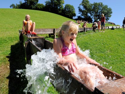 Familienhotel - Kinderwagenverleih - Tiroler Unterland - Hexenwasser - Das Hopfgarten Familotel Tirol