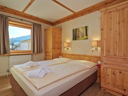 Familienhotel - Verpflegung: Halbpension - Kitzbühel - Schlafzimmer "Braunbär" - Das Hopfgarten Familotel Tirol
