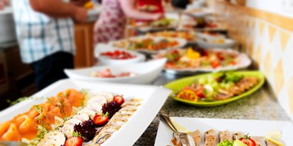 Familienhotel - Teenager-Programm - Salzburg - Vorspeisenbuffet - Familotel amiamo