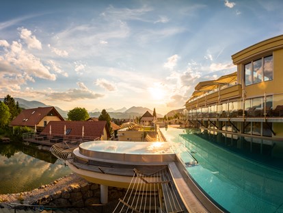 Familienhotel - Familotel - Oberösterreich - Pool - Dilly - Das Nationalpark Resort