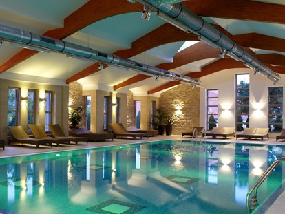 Familienhotel - Kletterwand - Schwimmbecken im Ruhebad - Kolping Hotel Spa & Family Resort