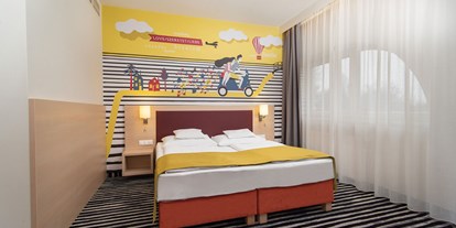 Familienhotel - Suiten mit extra Kinderzimmer - Ungarn - Elternzimmer - Kolping Hotel Spa & Family Resort