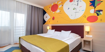 Familienhotel - Suiten mit extra Kinderzimmer - Ungarn - Doppelzimmer - Kolping Hotel Spa & Family Resort