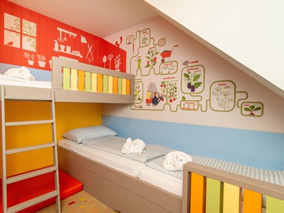 Familienhotel - Suiten mit extra Kinderzimmer - Kinderzimmer - Kolping Hotel Spa & Family Resort