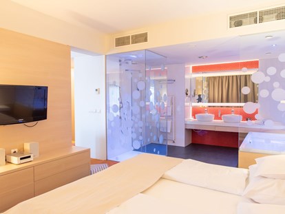 Familienhotel - Suiten mit extra Kinderzimmer - Superior Romantik Suite - Kolping Hotel Spa & Family Resort