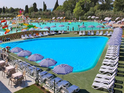Familienhotel - Tennis - Torbole sul Garda - Privatpool für unsere Hotelgäste - SISAN Family Resort