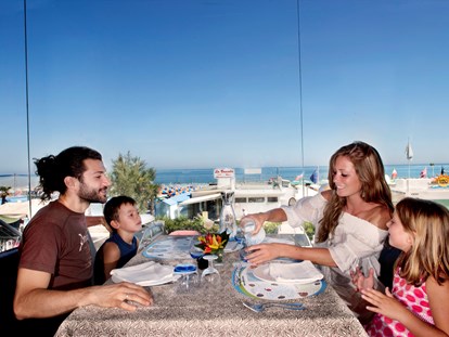 Familienhotel - Suiten mit extra Kinderzimmer - Cesenatico - Restaurant - Hotel Adlon