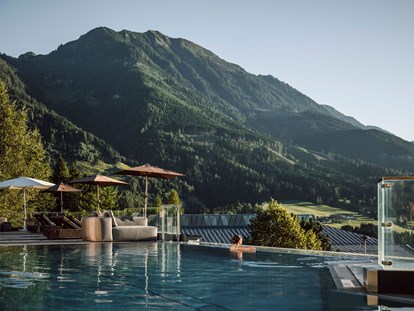 Familienhotel - Pools: Außenpool beheizt - Ramsau (Bad Goisern am Hallstättersee) - Alpina Alpendorf