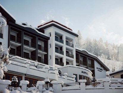 Familienhotel - Pools: Infinity Pool - Schladming - Ski in & Ski out / im Winter direkt an der Skipiste  - Alpina Alpendorf