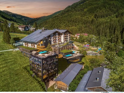 Familienhotel - Umgebungsschwerpunkt: Berg - Zillertal - Almhof Family Resort & SPA