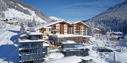 Familienhotel - Schwimmkurse im Hotel - Tiroler Unterland - Almhof Family Resort & SPA
