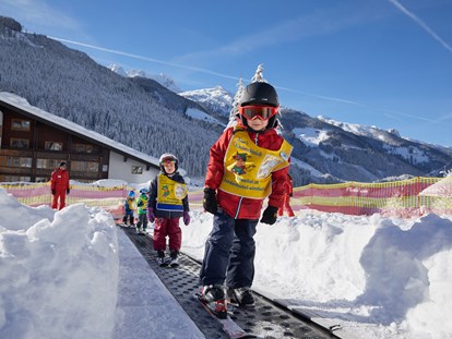 Familienhotel - Skilift - Niederrasen/Dolomiten - Almhof Family Resort & SPA