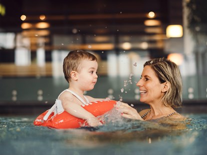 Familienhotel - Babysitterservice - Almhof Family Resort & SPA