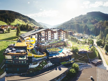 Familienhotel - Umgebungsschwerpunkt: Berg - Zillertal - Almhof Family Resort & SPA - Almhof Family Resort & SPA
