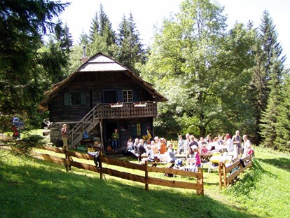 Familienhotel - Kletterwand - Österreich - Die Postalm- unsere eigene Almhütte für Familienausflüge - Familienhotel Post am Millstätter See - family.sport | see.berg